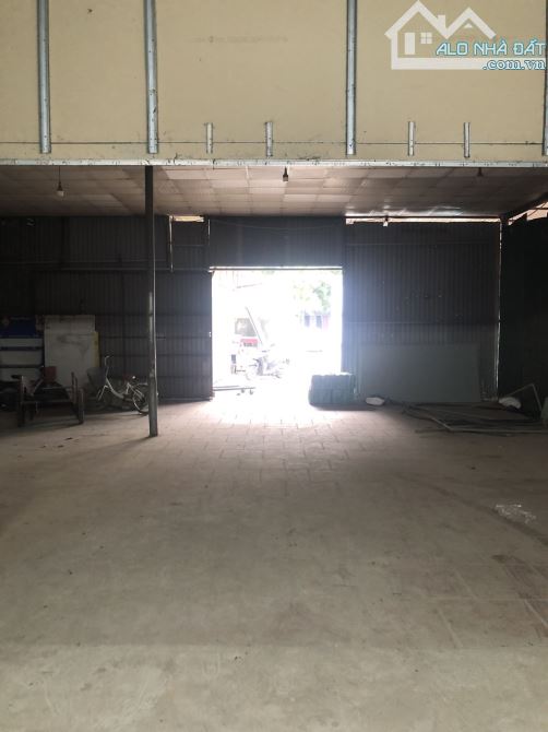 Cho thuê kho xưởng khu đô thị Văn Khê. DT 250m2, MT 10m, điện 3 fa, xe công đỗ cửa giá - 3