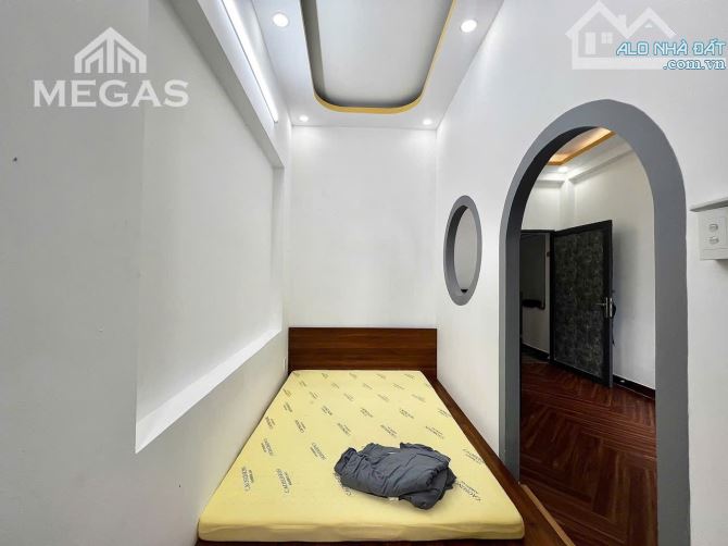 Phòng quận 3 đường lê văn sỹ ban công 30m2 - 3