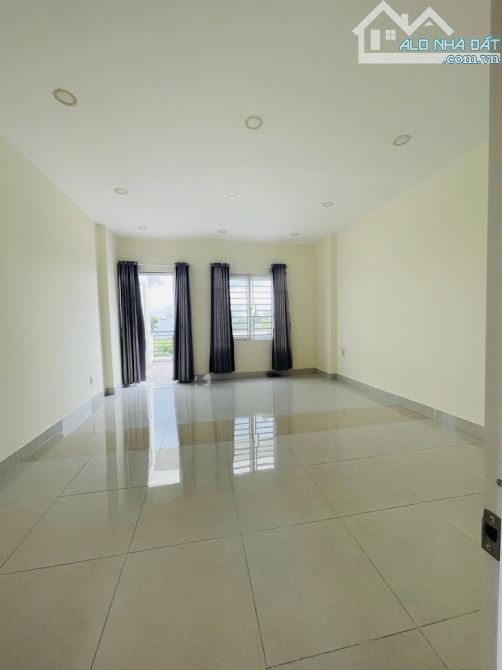 Bán nhà  250m kề chợ Hóc Môn, 10x26m, hơn 6 tỷ - 3