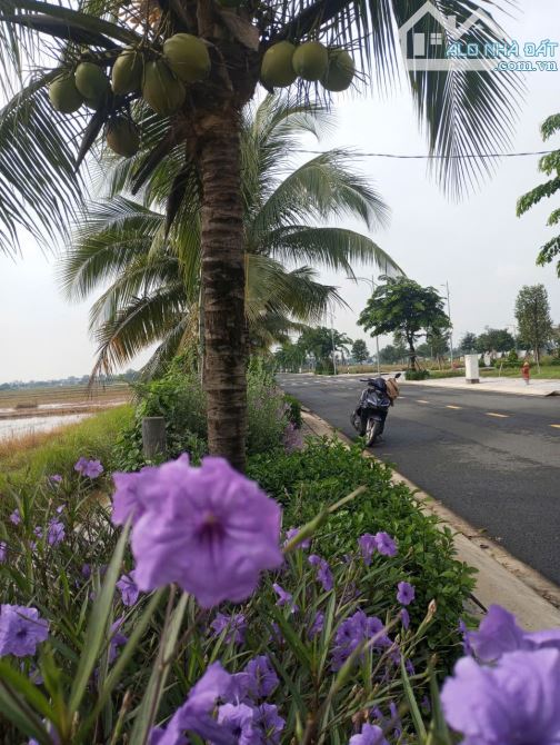 NHÀ SIÊU ĐẸP CẦN TÌM CHỦ XỨNG TẦM,1 TRỆT 2 LẦU,SHR GIÁ CHỈ CẦN 1TY300 LÀ SỞ HỮU - 1