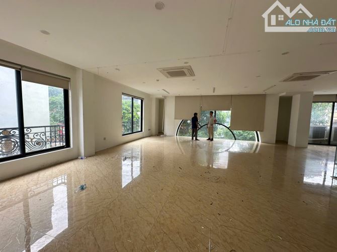 Cho thuê văn phòng Tố Hữu - Lương Thế Vinh, 120 m2/tầng, sàn thông , mặt tiền rộng - 3