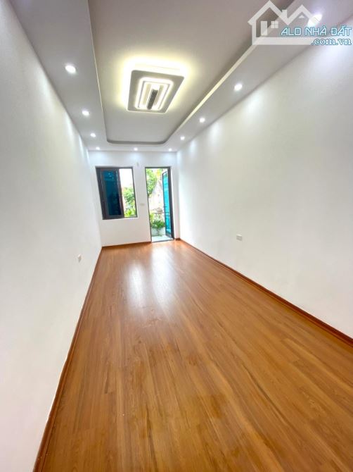 SIÊU HIẾM: Nhà Đống Đa full NT - nhỉnh 6 tỷ - ngõ 3m, ô tô cách 10 bước chân - Alo gặp CC - 3