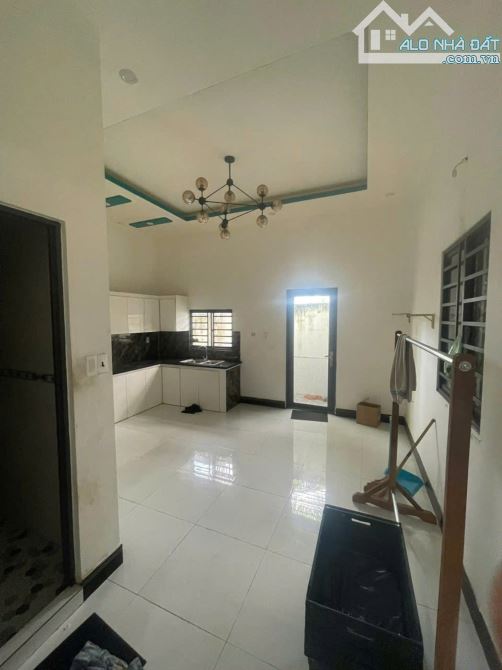 Cô 4 cần tiền bán nhà Trung Tâm Hóc Môn – Giá 970Triệu, 79m2 Sổ Hồng Riêng - 3