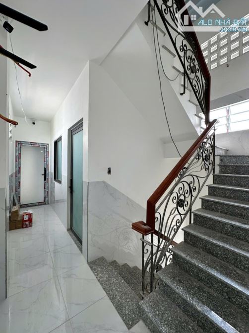 BÁN CHDV HOÀNG DIỆU 2 THỦ ĐỨC,DTS 450M - 5 TẦNG HẺM XE TẢI THU NHẬP 80TR/Th - Chỉ 15 tỷ X. - 3