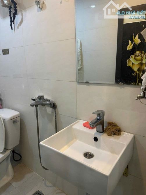 Bán gấp! Căn hộ tập thể Thanh Xuân Bắc, trung tâm, giá rẻ bất ngờ - 3