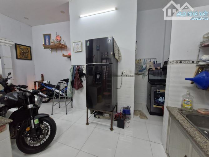 GẤP BÁN GIẢM 900 TRIỆU,  NHÀ ĐẸP TRUNG TÂM LINH ĐÔNG – HXH ĐỖ CỬA-61M2( 11❌6M),2PN, 2WC, C - 3