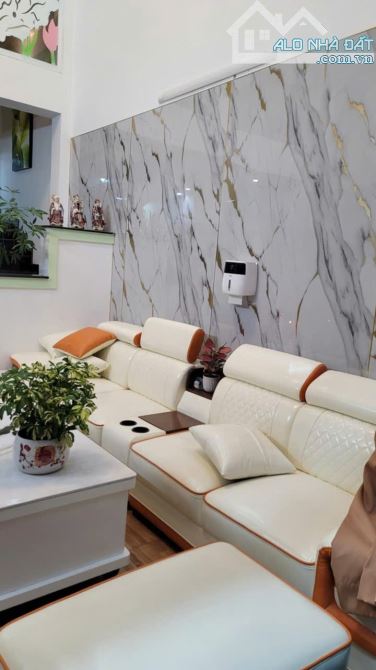 Nhà Gò Cát Phú Hữu – 59m² – 1 trệt 1 lửng 1 lầu – 5.2 tỷ - 3