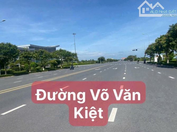 E cần chuyển nhượng lại khu đất như hình quý khách hàng có nhu cầu liên hệ e thành - 3