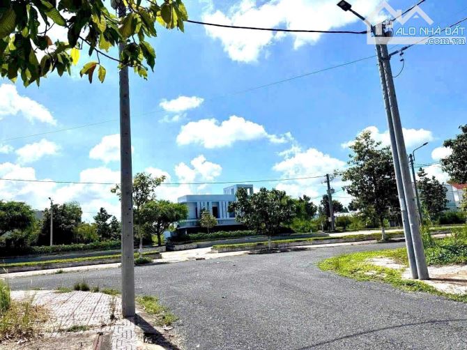 E cần chuyển nhượng lại khu đất như hình quý khách hàng có nhu cầu liên hệ e thành - 3