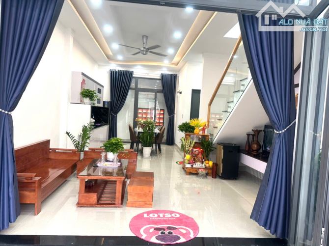 NHÀ FULL NỘI THẤT HẺM 271 LÊ DUẨN: GIÁ 3.25 tỷ - 3