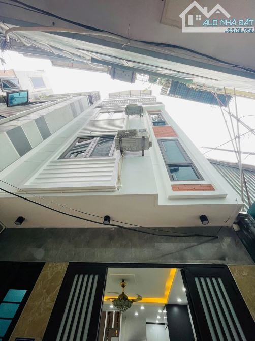 BÁN NHÀ PHỐ QUANG TIẾN, NAM TỪ LIÊM,NHÀ LÔ GÓC,Ô TÔ ĐỖ CỔNG,FULL NỘI THẤT,DT 30M2 - 3