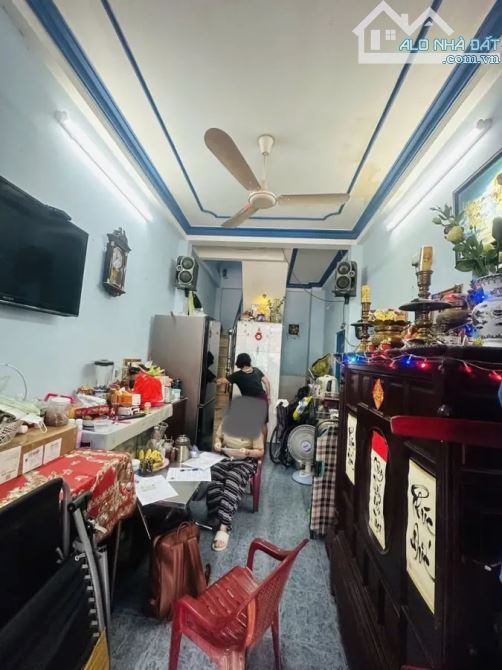 CƠ HỘI HIẾM CÓ: BÁN GẤP NHÀ 4 TẦNG, QUẬN 3 - GẦN CHỢ BÀN CỜ - GIÁ CHỈ 6.8 TỶ! - 3