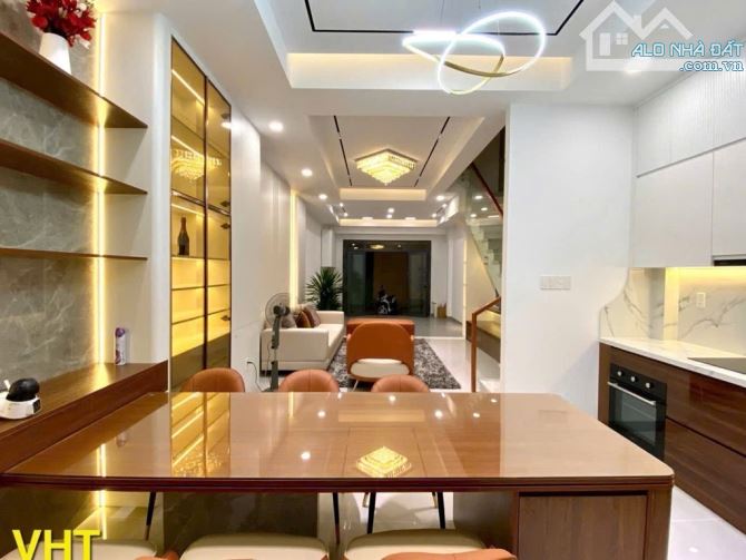 🏠9,5 TỶ -  3 TẦNG - XE HƠI NGỦ  -NGANG GẦN 5M - 81M2 - HTP - PHÚ THUẬN - 3