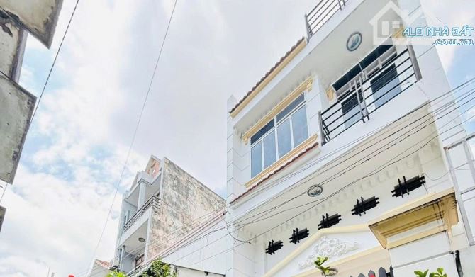 BÁN NHÀ TRUNG MỸ TÂY Q12 - 4 TẦNG 68M2 ( 4.5M X 16M) - HẺM XE HƠI - 4.85 TỶ - 3