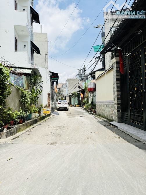 BÁN NHÀ 🏘4T - TRUNG MỸ TÂY - HẺM ÔTO - QUẬN 12. ♦️68m2 (4,5*16)  💰 4.88 tỷ💰 gặp chủ tl - 3