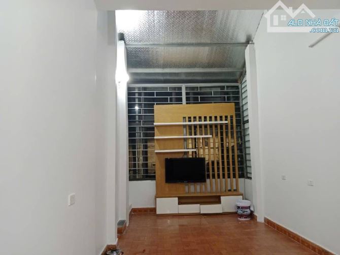 Bán nhà Tập thể Sài Đồng - ô tô cách nhà 20m - 70m - 2.8 tỷ - 3
