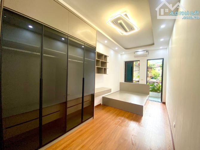 BÁN NHÀ THỊNH QUANG ĐỐNG ĐA 30m 5Tầng Mt 3m GIÁ 6.5 TỶ LÔ GÓC NGÕ THÔNG KINH DOANH. - 3