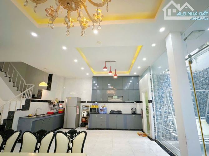 Bán Biệt Thự MT đường số 10 KDC PP5- 136.5m- 7m x 19.5m -1Trệt 2 Lầu - 4PN 3WC- Gần BX Q8 - 4