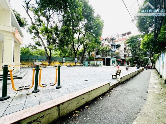 Phố Vũ Hữu 31m mặt tiền 6m 5 tầng 8.35 tỷ, 2 thoáng, ngõ thông, gần ô tô. - 4