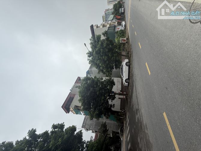 Bán đất Tái Định Cư Giang Biên gần Vincom Plaza, lô góc 2 mặt tiền 90m2, giá nhỉnh 19 tỷ. - 4