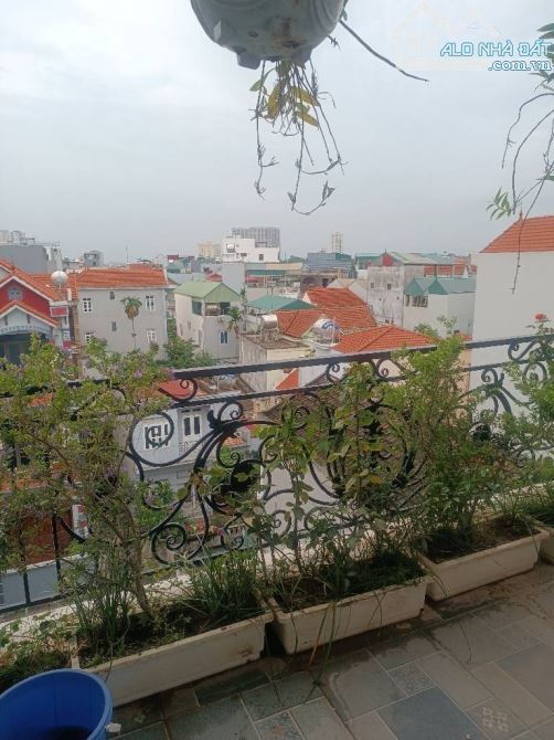 NHÀ ĐẸP Ở NGAY- Ô TÔ ĐỖ CỬA - VỊ TRÍ ĐẸP - TƯƠNG LAI SÁNG - 4