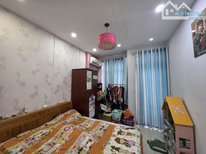 Gấp bán nhà Thủ Đức, giá 9 tỷ, 4 tầng, dt 95m2, cạnh Tô Ngọc Vân. - 4