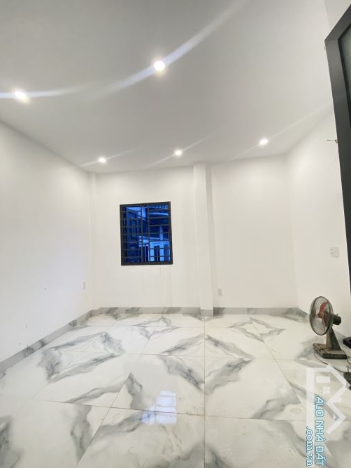 Nhà nở hậu tài lộc, dt 4,9x8,5m 4tầng 4pn sân thượng giá 5.95tỷ tl. - 4