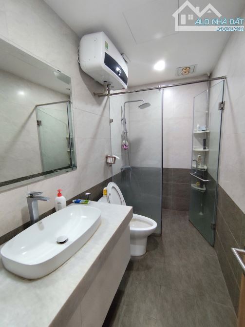BÁN CĂN HỘ 2 NGỦ – FULL NỘI THẤT CAO CẤP – SỔ ĐỎ CHÍNH CHỦ 🌟  🏡 Diện tích: 75m² - 4