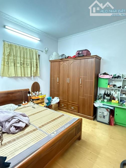 Bán Căn Hộ 3N- 2WC -84M tại Lĩnh Nam- Hoàng Mai, Toà 15 Tầng Nhỉnh 5 Tỷ(TL) - 4