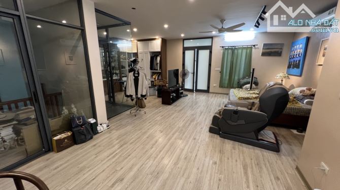 BIỆT THỰ SÂN VƯỜN SÁT KĐT Ciputra GIỮA LÒNG THỦ ĐÔ, MẶT TIỀN KHỦNG, ÔTÔ TẢI ĐỖ CỬA. THANG - 4