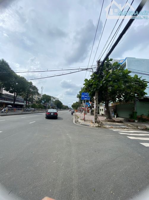 Cho thuê nhà GÓC đường Tên Lửa, Bình Tân, 12x20m, 85 triệu - 4