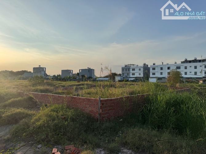 ĐẤT NỀN GIÁP CÔNG VIÊN – KDC CENTANA ĐIỀN PHÚC THÀNH – NỞ HẬU TÀI LỘC  + Vị trí: liền kề c - 4