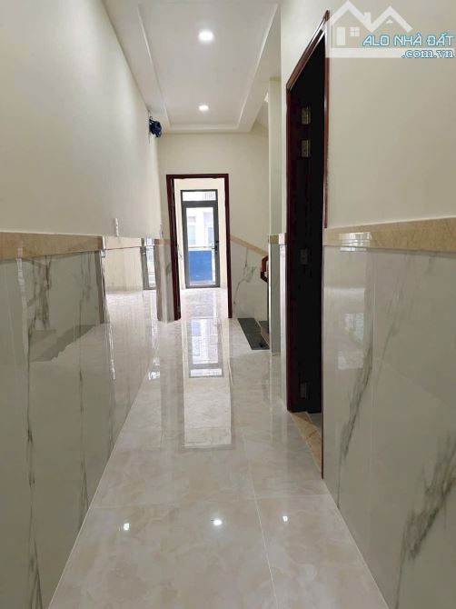 BÁN NHÀ 3 TẦNG – HẺM NHỰA GẦN MẶT TIỀN PHAN VĂN HỚN, Q.12 – 100M² NGANG 5M CHỈ 9,9 TỶ 📍 - 4
