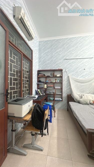 Bán nhà dân xây độc lập phố Sài Đồng, Long Biên 46m2 mặt tiền khủng, 3 tầng, giá chỉ 6,7đ - 4
