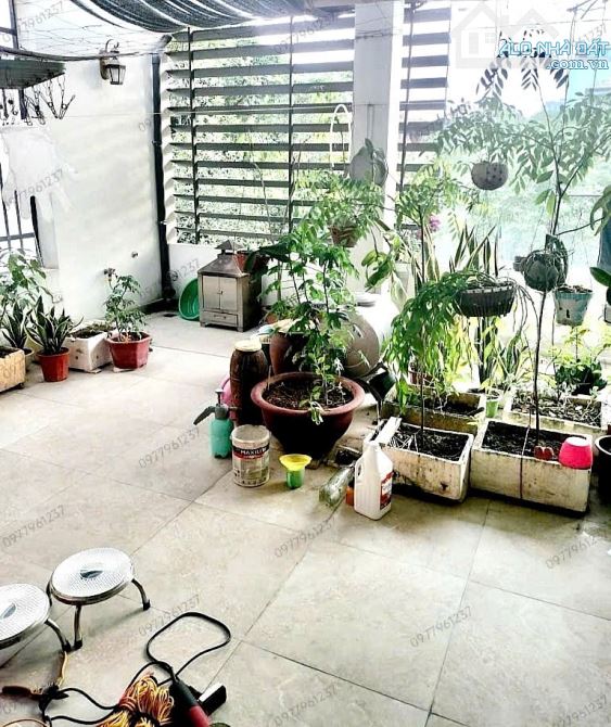 BÁN NHÀ HOÀNG QUỐC VIỆT 62m2. HAI THOÁNG + GARA Ô TÔ, 2 Ô TÔ TRÁNH TRƯỚC NHÀ - 4