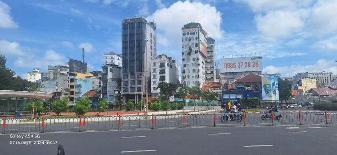 Nhà 4 Tầng Trung Tâm Q1, Hẻm 5m Bùi Viện, 7 Phòng ngủ, Thu Nhập Ngay, Chỉ 30m Ra Mặt Tiền - 4
