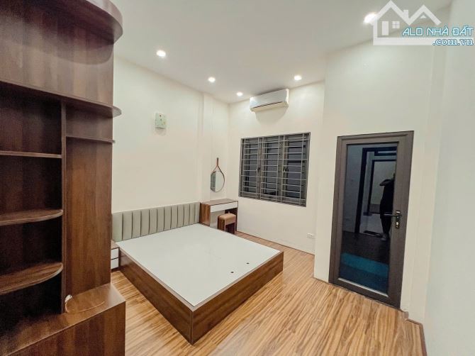 ANH HOÀNG NHỜ GẤP NHÀ PHỐ LÊ TRỌNG TẤN, LÔ GÓC, 2 MẶT NGÕ, OTO 5 TẠ ĐỖ CỬA, 30M RA MẶT PHỐ - 3