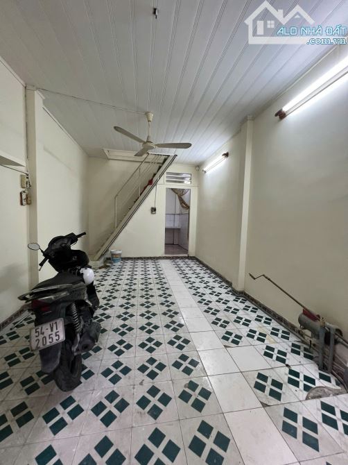 Cho thuê nhà nguyên căn đường Đồng Đen phường 14 quận Tân Bình 2PN giá 9 triệu - 4