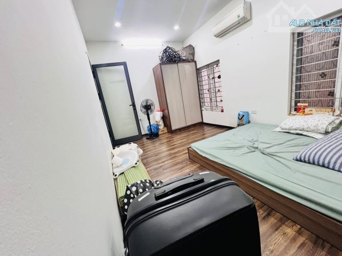 BÁN NHÀ PHÂN LÔ QUÂN ĐỘI TRẦN QUỐC HOÀN GARA OTO 58M 4 TẦNG MẶT TIỀN 5M 20,8 TỶ - 4