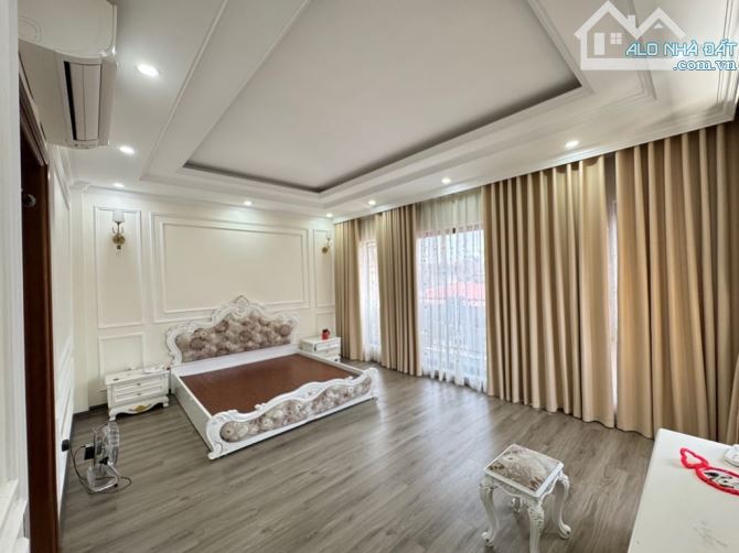 Mặt phố view vườn hoa TĐC GIANG BIÊN - 65m 5tầng mt 6m thang máy kinh doanh - 2X tỷ. - 4