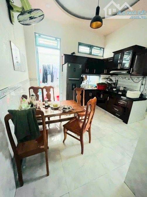 NHÀ ĐẸP HXH TRUNG MỸ TÂY 6-NGANG 5,2M-SÁT NGUYỄN ẢNH THỦ-TRUNG CHÁNH,HÓC MÔN-CHỈ 4.7 TỶ - 4