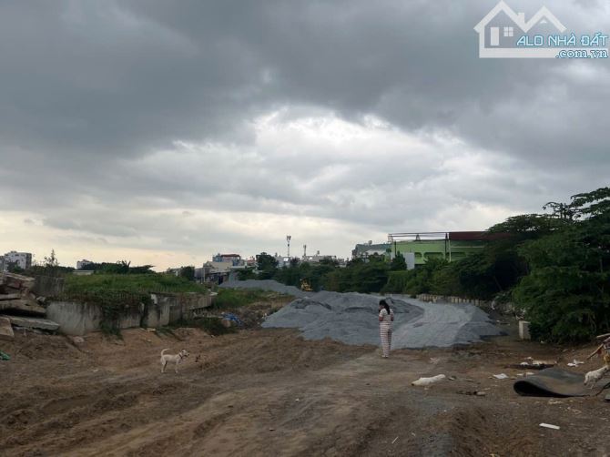MẶT TIỀN KÊNH THAM LƯƠNG...NGANG 32M... 900M ĐẤT..RẤT NGỘP - 4