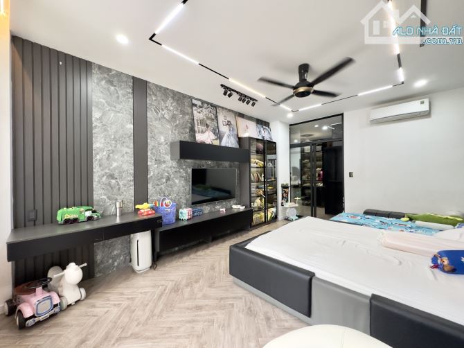 Bán nhà hẻm xe hơi, 4 lầu, nhà đẹp, nở hậu, dt 70m2, đường Tô Hiến Thành, Q10, giá 11.6 tỷ - 4