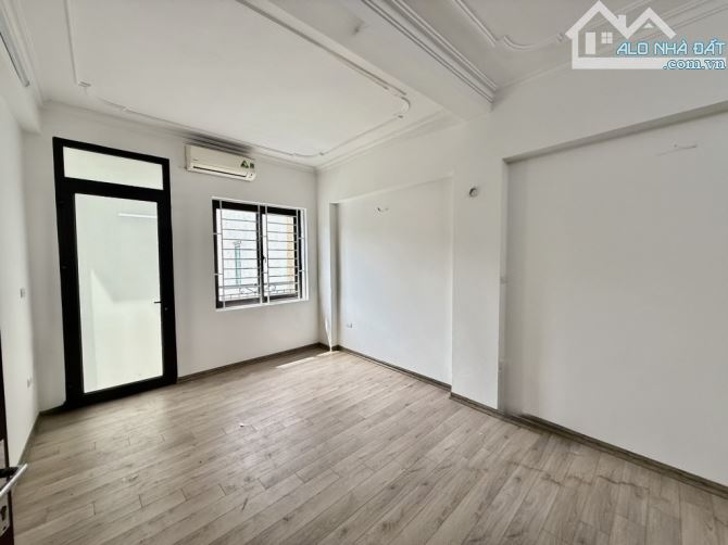 Bán Nhà Trung Tâm Cầu Giấy , 5 Tầng , Mặt Tiền 5,6m , 8,4 Tỷ - 4