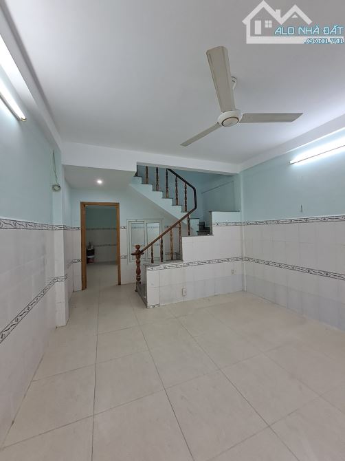 Bán nhà hẻm 2 xe hơi tránh, dt 60/56m2, 2 lầu, Q10, CMT8, giá 9.6 tỷ - 4
