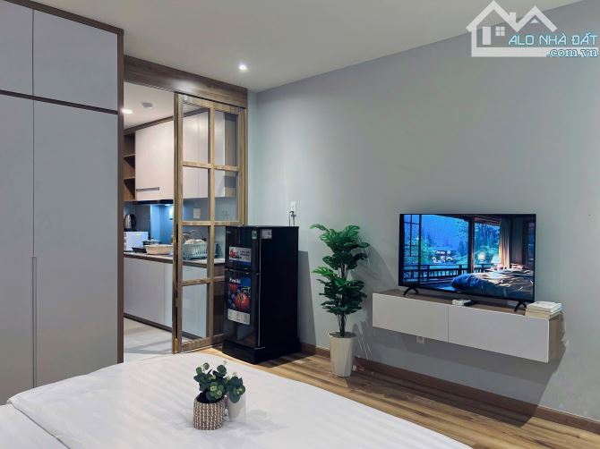 CĂN HỘ TÁCH BẾP FULL NỘI THẤT BAN CÔNG GIÁ NGAY VỊ TRÍ QUẬN - 4