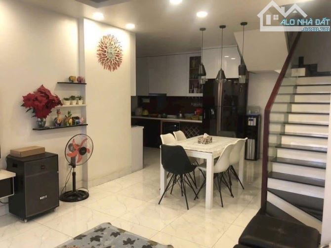 BÁN LỖ CĂN NHÀ SIÊU ĐẸP DẴN DÒNG TIỀN 20tr/th ĐƯỜNG 3/2 - quận 11 giá 5tỷ660/ 70m2 - 4