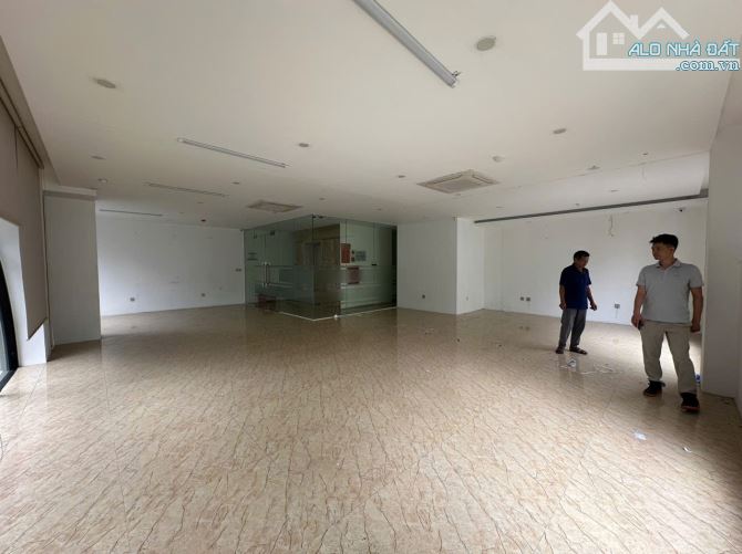 Cho thuê văn phòng Tố Hữu - Lương Thế Vinh, 120 m2/tầng, sàn thông , mặt tiền rộng - 4