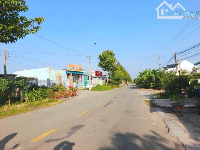 Hàng Vip, 202m2 đất ở ngay trung tâm Tân Trụ, chỉ 1.62 tỷ - 4