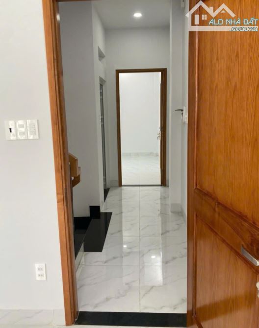 🔥 GIÁ 6,1 TỈ -- 57 M2 -- NHÀ 3 TẦNG GIÁP HOÀNG HỮU NAM – HẺM XE HƠI TRÁNH - 4
